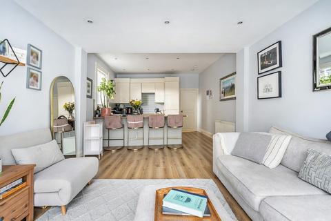 3 bedroom flat for sale, Sternhold Avenue, London, SW2
