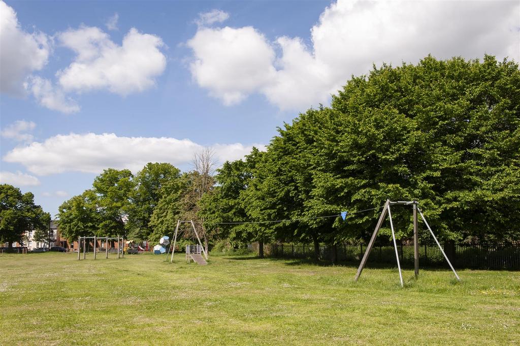 Victoria Park (3).jpg