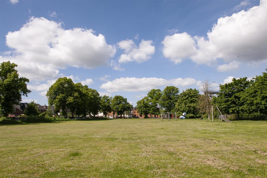 Victoria Park (4).jpg