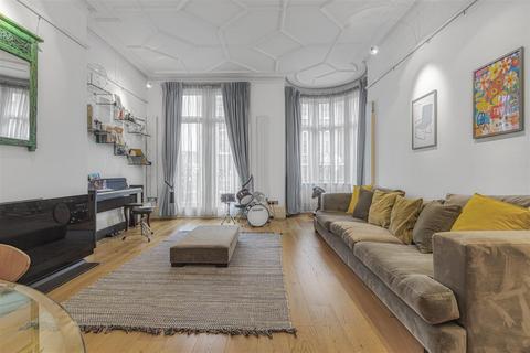 3 bedroom apartment for sale, Hereford Road, London W2
