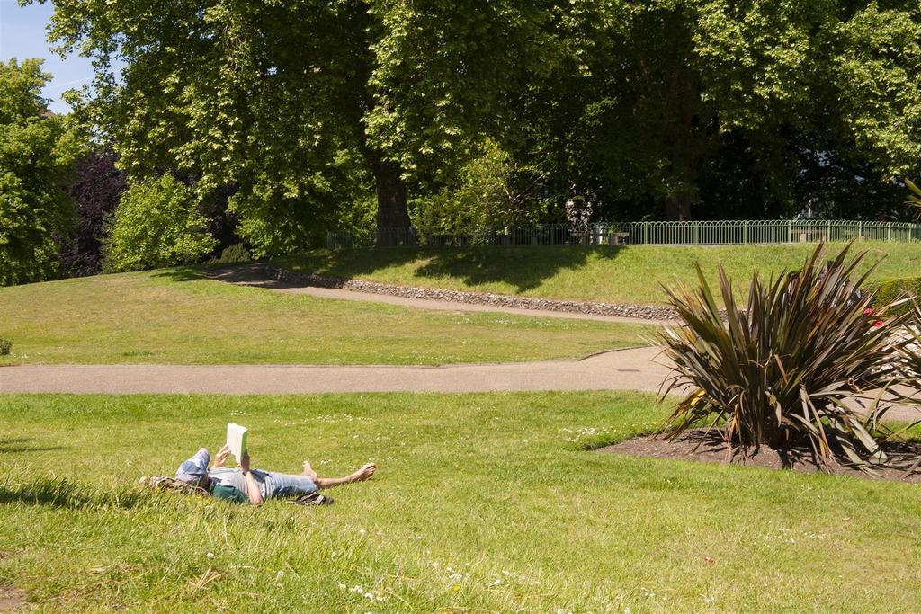 Forbury Gardens (8).jpg