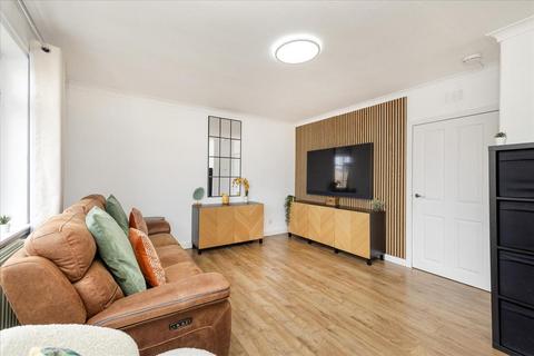 3 bedroom flat for sale, 17 Waverley Road, Bonnyrigg, EH19