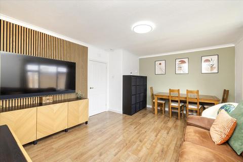 3 bedroom flat for sale, 17 Waverley Road, Bonnyrigg, EH19