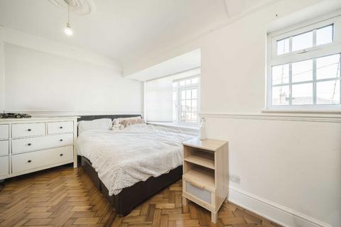 4 bedroom semi-detached house for sale, Empire Road, Greenford UB6