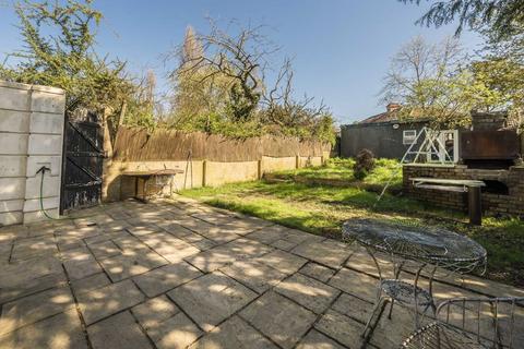 4 bedroom semi-detached house for sale, Empire Road, Greenford UB6