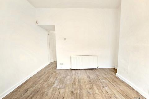 2 bedroom semi-detached house to rent, Manchester M11
