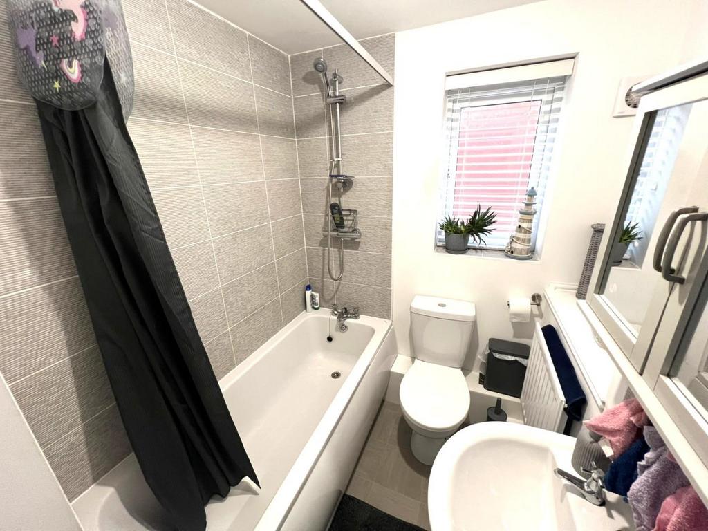 Bathroom .JPG