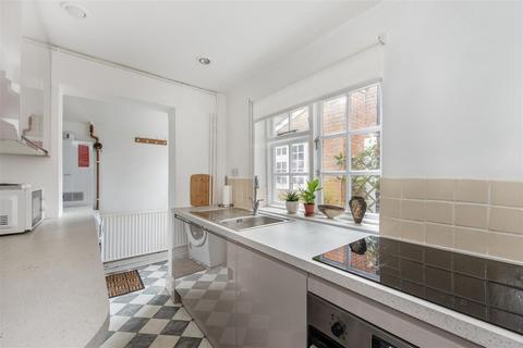 2 bedroom cottage for sale, Long Garden Walk, Farnham