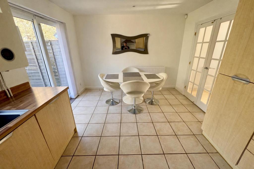 Kitchen / dining room