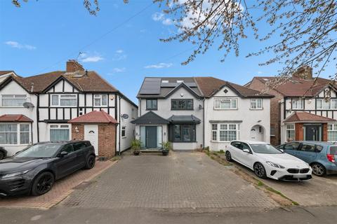 4 bedroom semi-detached house for sale, West Way, Hounslow