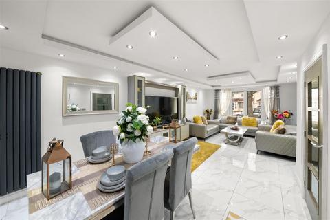 4 bedroom semi-detached house for sale, West Way, Hounslow