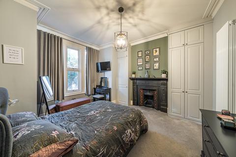 3 bedroom maisonette for sale, Yukon Road, London, SW12