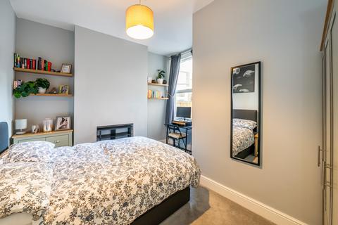 3 bedroom maisonette for sale, Yukon Road, London, SW12