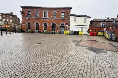 2 bedroom apartment to rent, Castle Yard, Stockport