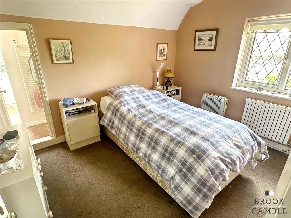 01323 438506