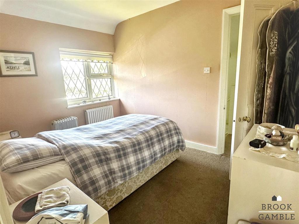 01323 438506