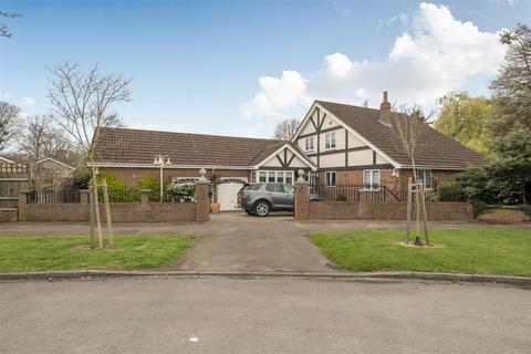 undefined, Kingfisher Close, Bedford