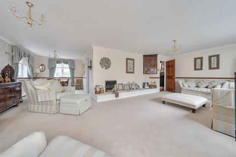 undefined, Kingfisher Close, Bedford