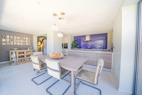 4 bedroom end of terrace house for sale, St. Lawrence Close, Knowle, B93