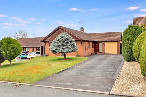 2 bedroom detached bungalow for sale, Elmstone Close, Stafford, ST17 0YL - No Upward Chain