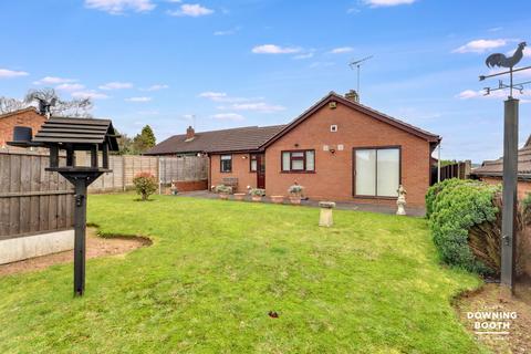 2 bedroom detached bungalow for sale, Elmstone Close, Stafford, ST17 0YL - No Upward Chain