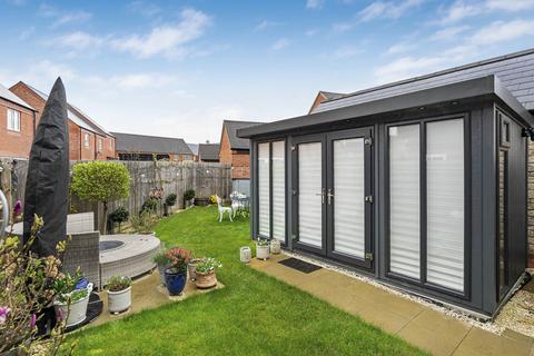 2 bedroom end of terrace house for sale, Richmond Road, Bicester, OX26