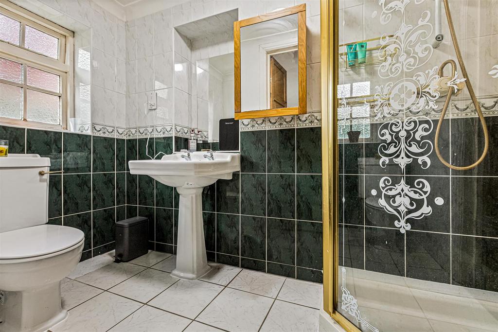 En suite shower room