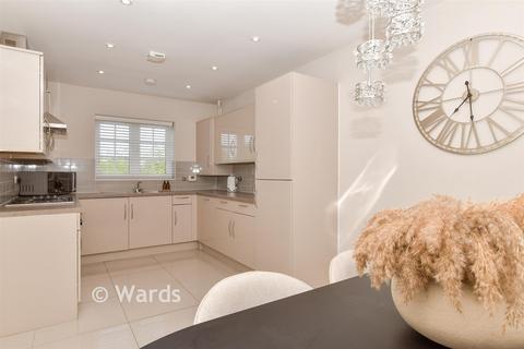 3 bedroom end of terrace house for sale, Butchers Green, Gillingham ME8