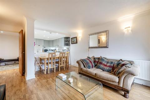 1 bedroom flat to rent, Admiral Walk, London W9