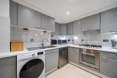 1 bedroom flat to rent, Admiral Walk, London W9
