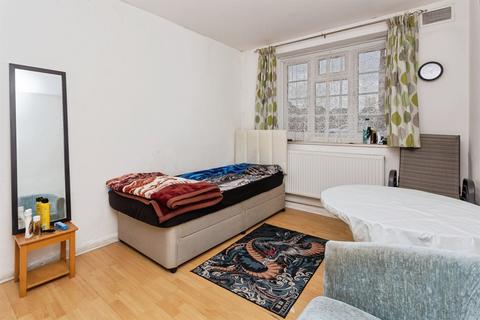 2 bedroom flat for sale, Princes Drive, Harrow