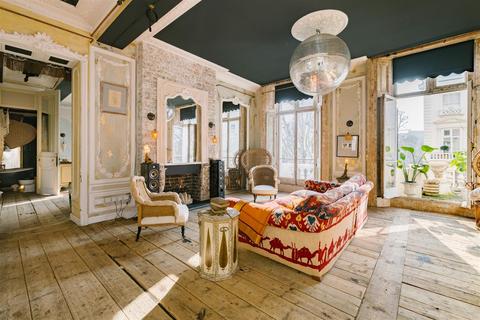 2 bedroom apartment for sale, Randolph Avenue, Little Venice W9