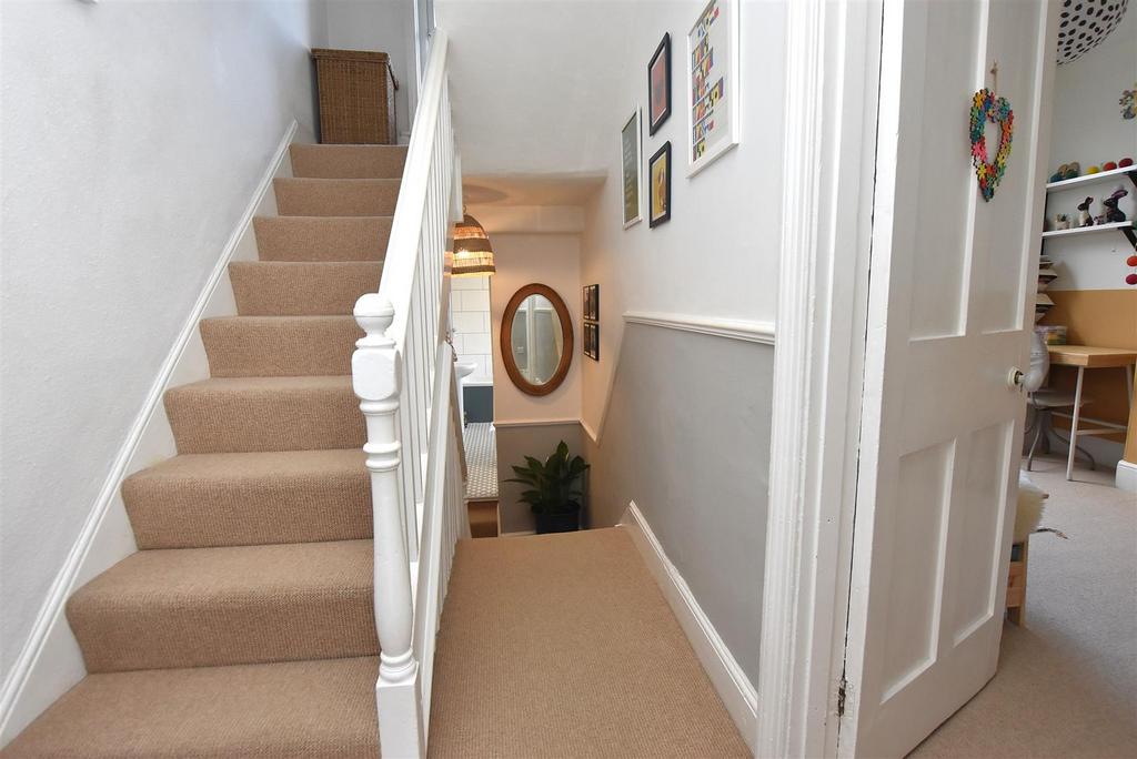 Landing (1st floor)