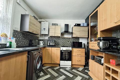 2 bedroom terraced house for sale, Leigh Road, Leigh