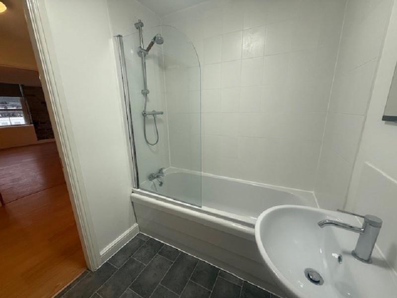 Bathroom continued.