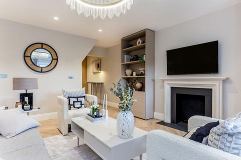 4 bedroom flat for sale, Cleveland Square, London, W2