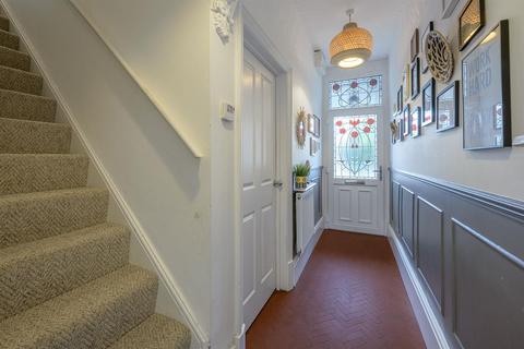 4 bedroom semi-detached house for sale, Bowling Green Road, Stourbridge, DY8 3RZ