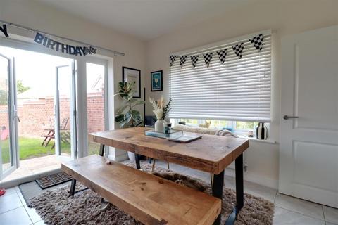 4 bedroom detached house for sale, Kitchener Road, Sydney