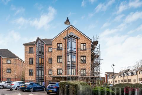 2 bedroom flat for sale, Monteagle Way, London