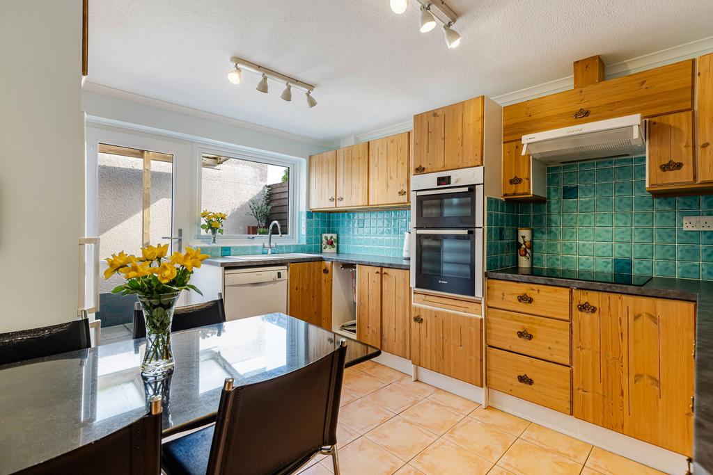 A20 - 10 Coombe Meadows Chillington - 260323
