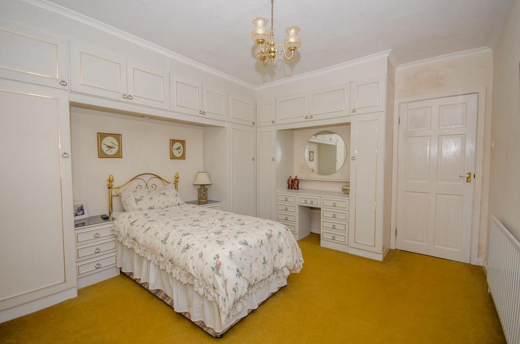 Bedroom two pic 2.jpg