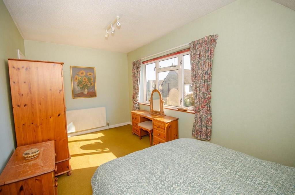 Bedroom three pic 2.jpg