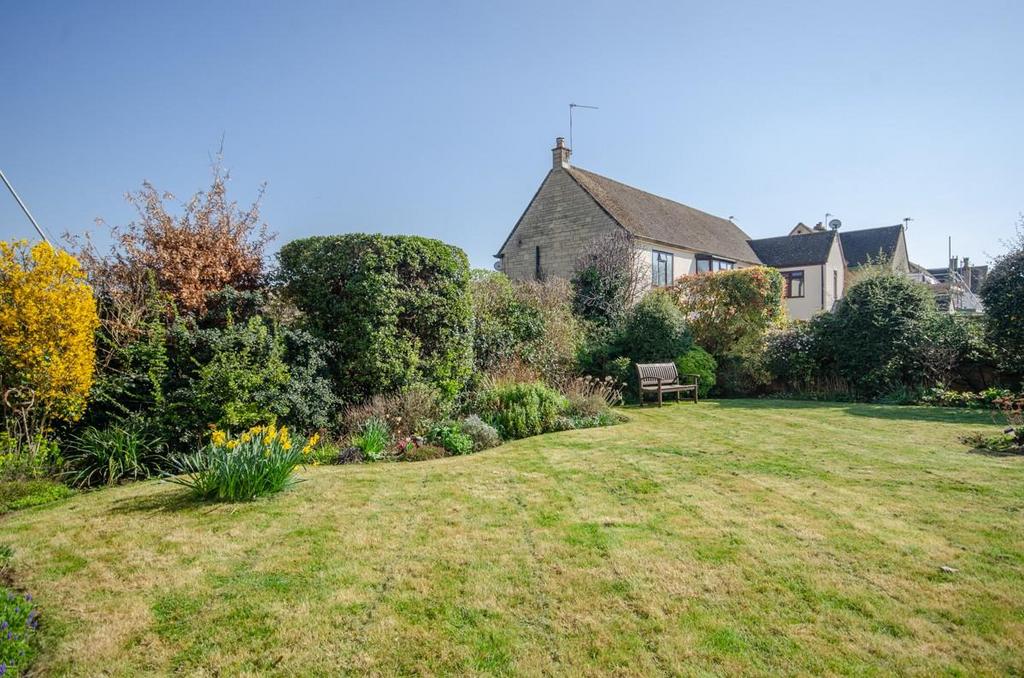 Rear garden pic 2.jpg
