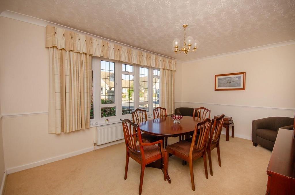 Dining room pic 2.jpg