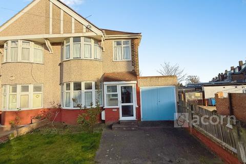 3 bedroom semi-detached house to rent, Cambridge Avenue Welling DA16