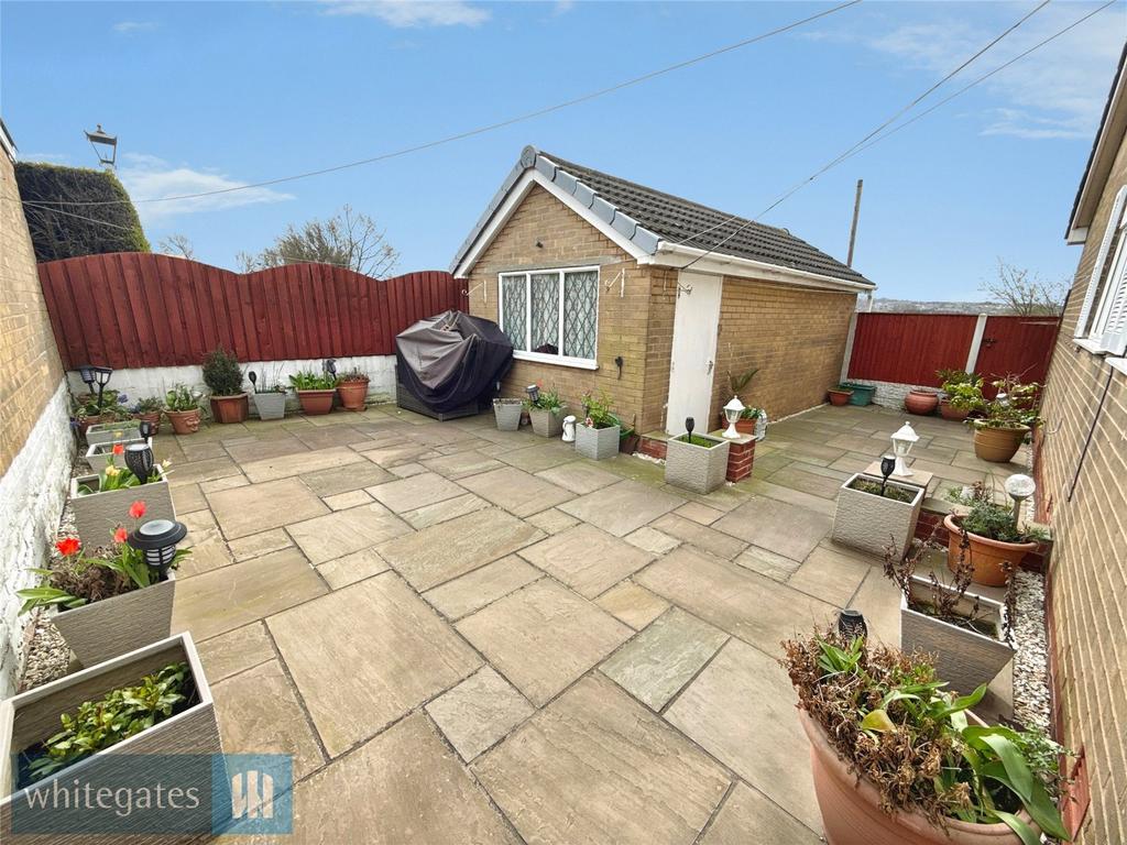 Detached Garage