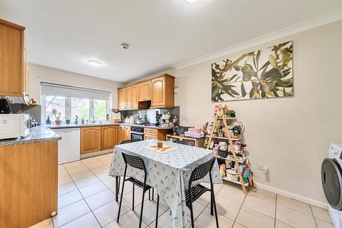 3 bedroom terraced house for sale, Windrush Close, Bramley, Guildford