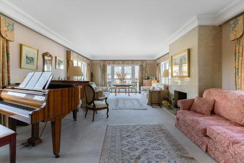 6 bedroom detached house for sale, Astra Court, Hythe, Southampton, Hampshire SO45