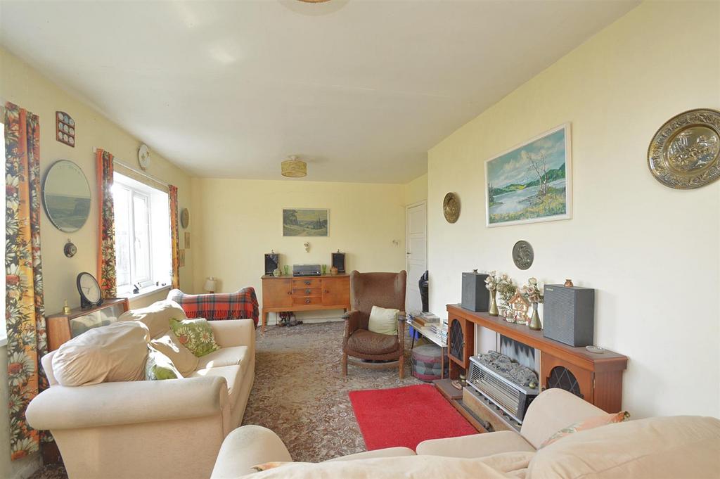 Lounge1.jpg