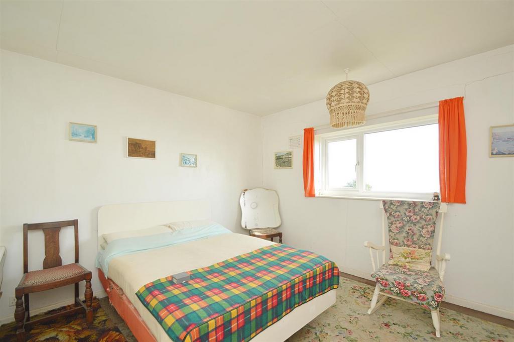 Bed1.jpg